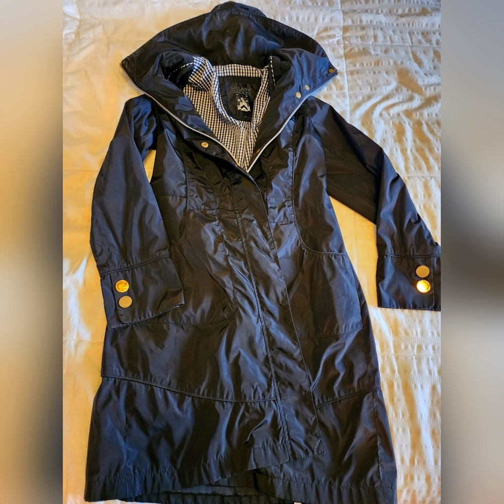 Light coat with hood